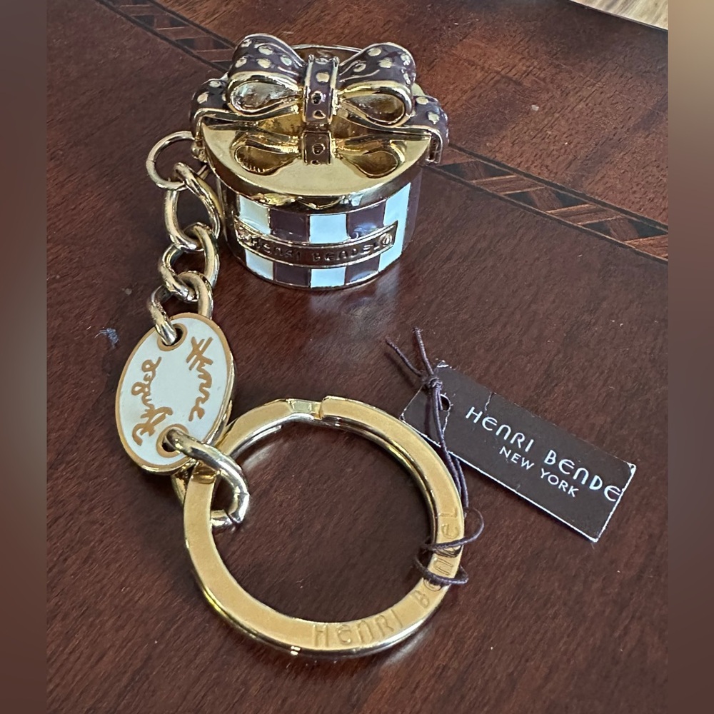 Henri Bendel Large Iconic Hat Keychain Charm Key Fob Pill Box Very Rare NWT